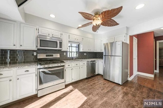 65 Harrison St, West Paterson NJ 07424-1655 exterior