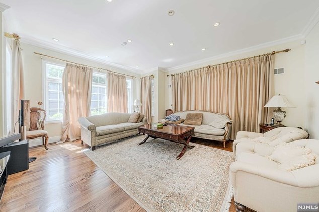 14 Homestead Rd, Tenafly NJ 07670 exterior