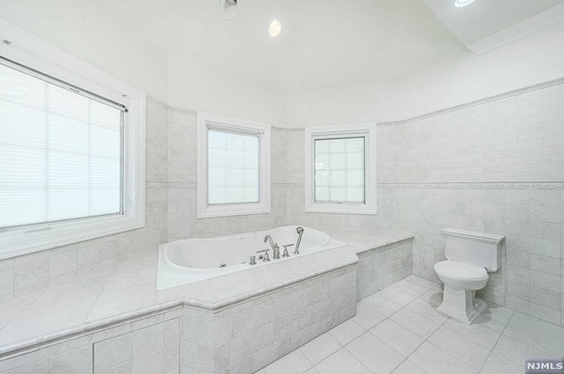 14 Homestead Rd, Tenafly NJ 07670 exterior