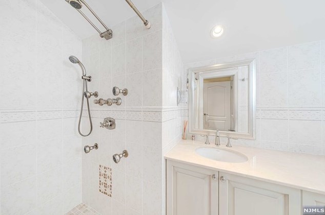 14 Homestead Rd, Tenafly NJ 07670 exterior