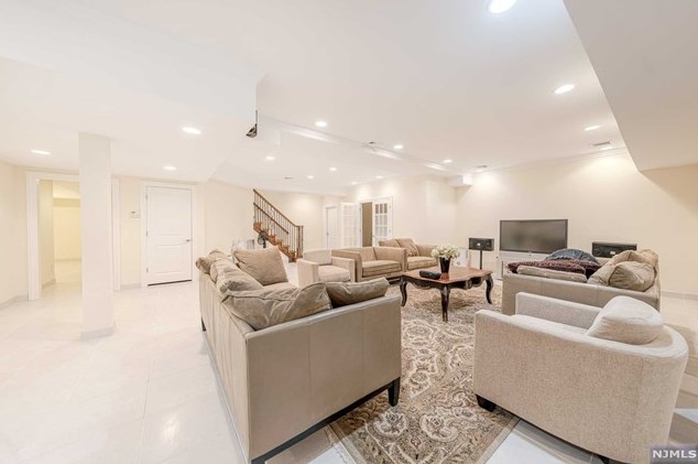 14 Homestead Rd, Tenafly NJ 07670 exterior