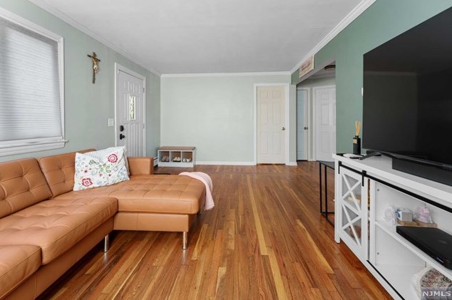 34 Stanley St, Clifton NJ 07013-1309 exterior