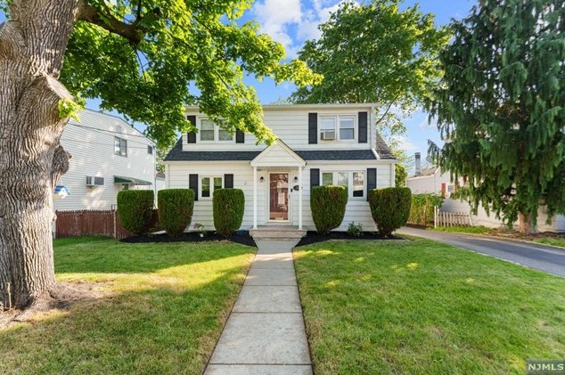 34 Stanley St, Clifton NJ 07013-1309 exterior