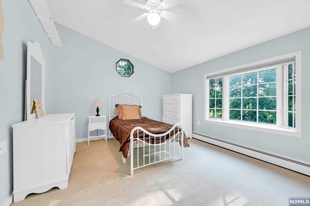 57 Calumet Ave, Oakland NJ  07436-2914 exterior