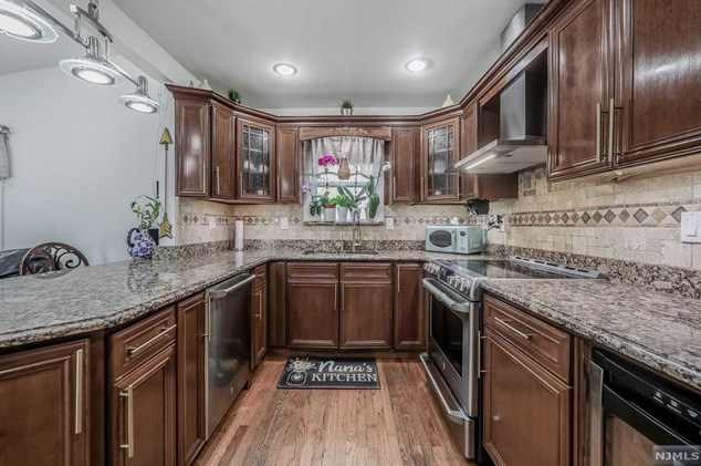 773 George St, Teaneck NJ 07666-5308 exterior