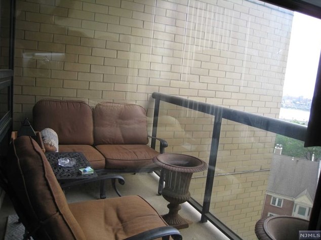 800 Palisade Ave, West Fort Lee NJ  07024-4111 exterior