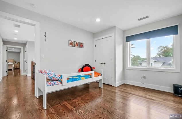 55 Cedar St, Cresskill NJ 07626-2508 exterior