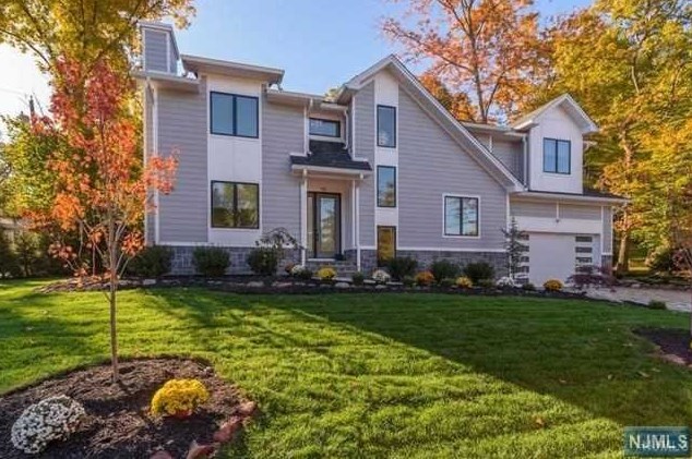 55 Cedar St, Cresskill NJ 07626-2508 exterior