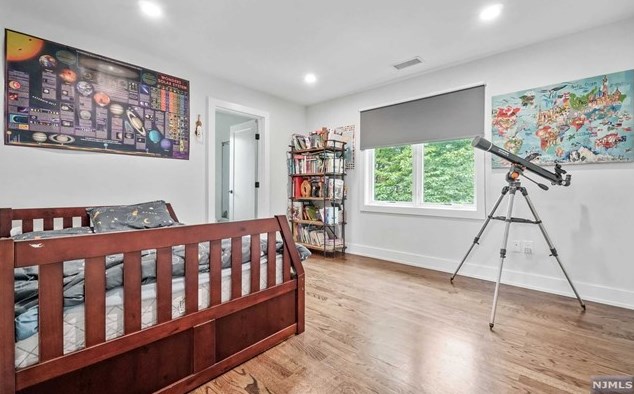 55 Cedar St, Cresskill NJ 07626-2508 exterior