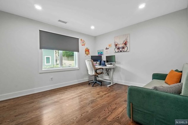 55 Cedar St, Cresskill NJ 07626-2508 exterior