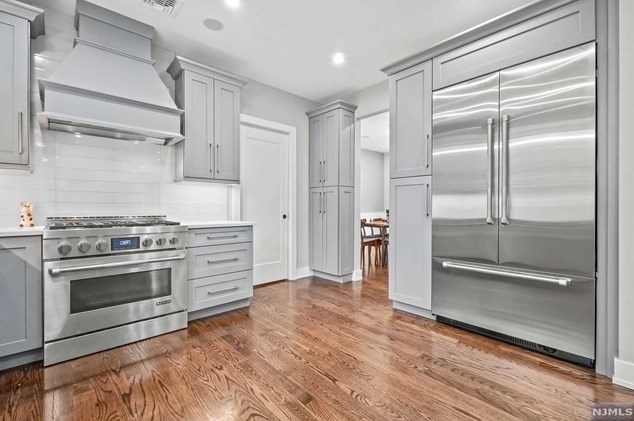 55 Cedar St, Cresskill NJ 07626-2508 exterior