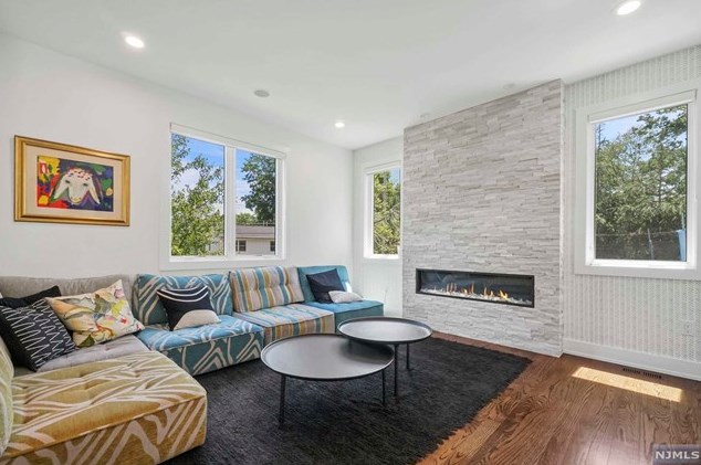 55 Cedar St, Cresskill NJ 07626-2508 exterior