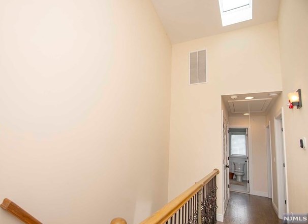 2468 6 St, West Fort Lee NJ 07024-7837 exterior