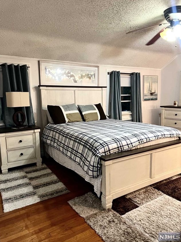 35 Grayson Pl, Teaneck NJ  07666-4709 exterior