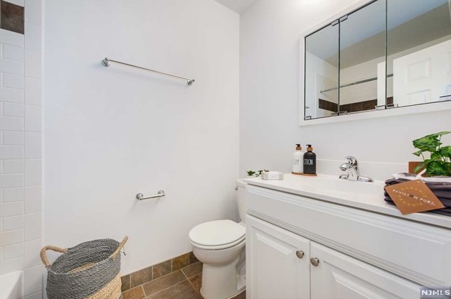 34 Windmill Dr, Morristown NJ  07960-5973 exterior