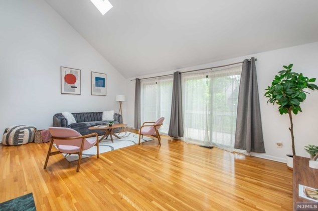 34 Windmill Dr, Morristown NJ  07960-5973 exterior