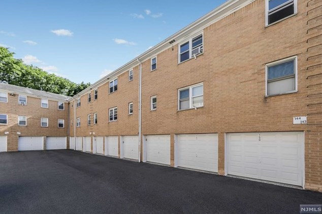 725 Joralemon St, Belleville NJ 07109-1445 exterior