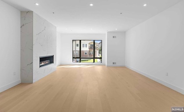 461 Bagley Pl, Cliffside Park NJ 07010-2002 exterior