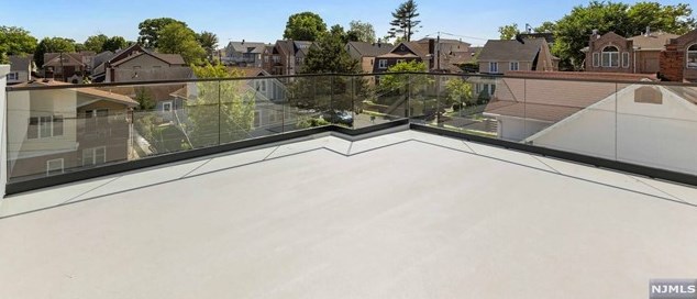 461 Bagley Pl, Cliffside Park NJ 07010-2002 exterior