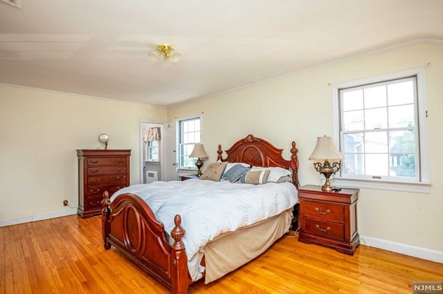 34 Carlton Pl, Rutherford NJ  07070-1120 exterior