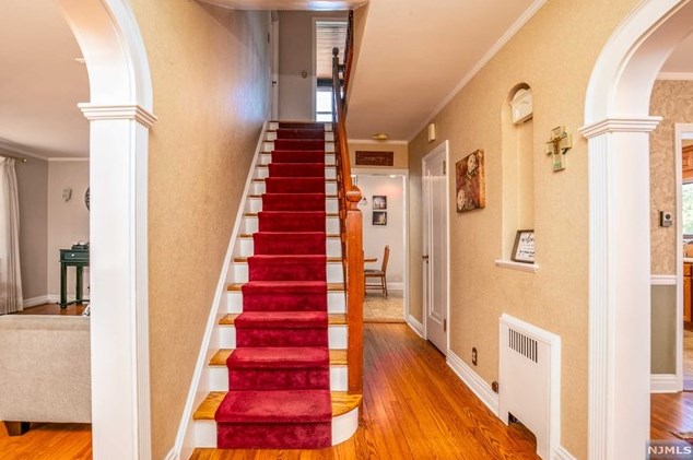 34 Carlton Pl, Rutherford NJ  07070-1120 exterior