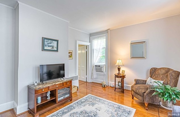 87 Passaic Ave, Rutherford NJ 07070-2059 exterior