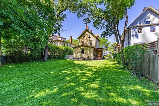 87 Passaic Ave, Rutherford NJ 07070-2059 exterior