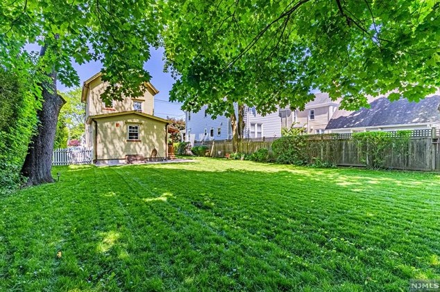 87 Passaic Ave, Rutherford NJ 07070-2059 exterior