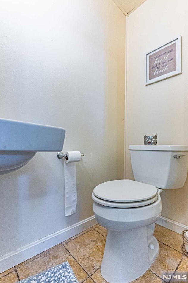 87 Passaic Ave, Rutherford NJ 07070-2059 exterior