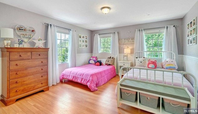 10 Babcock Rd, Mahwah NJ exterior