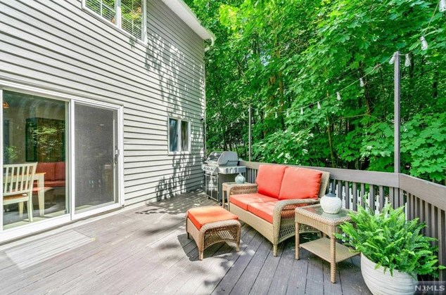 10 Babcock Rd, Mahwah NJ exterior