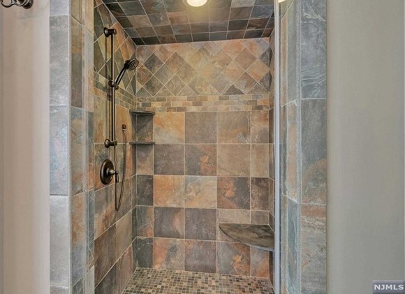 10 Babcock Rd, Mahwah NJ exterior