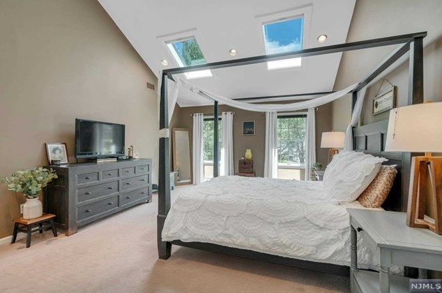 10 Babcock Rd, Mahwah NJ exterior