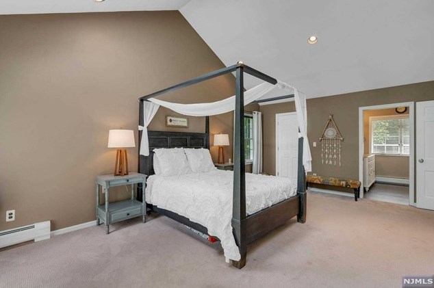 10 Babcock Rd, Mahwah NJ exterior