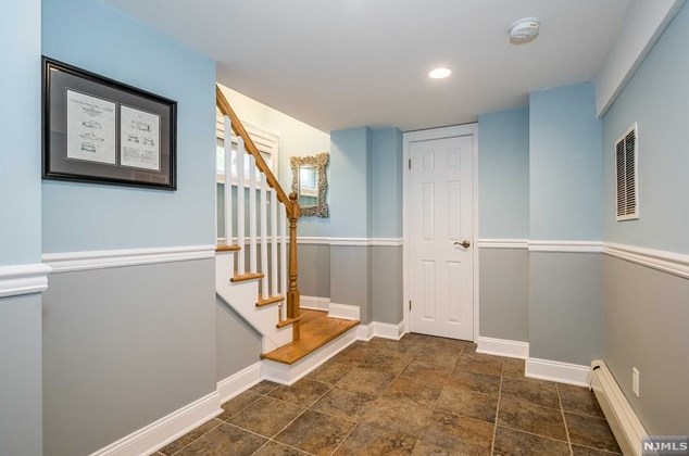 19 Abbington Ter, Ridgewood NJ 07452-2222 exterior