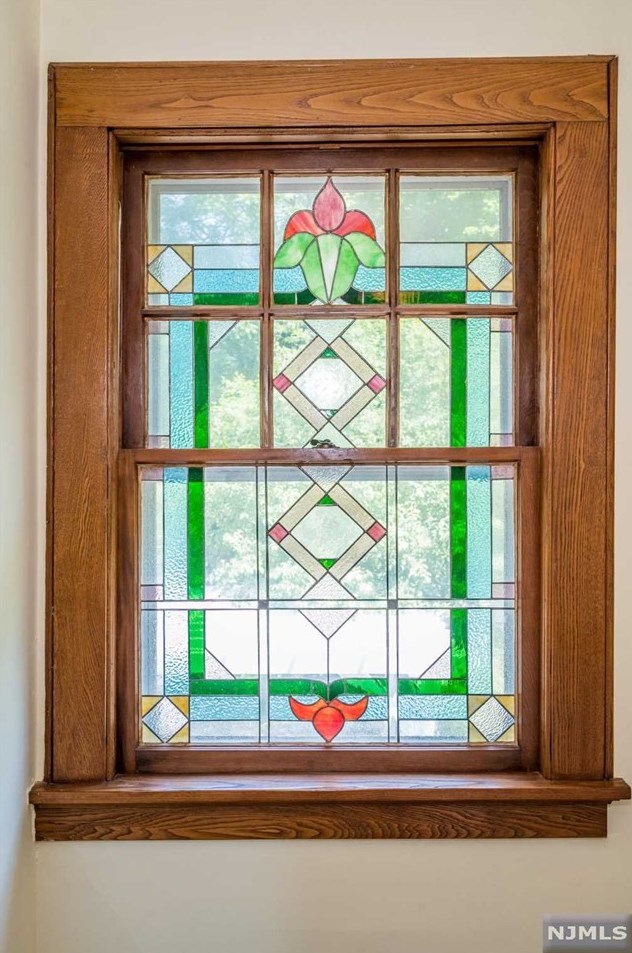 19 Abbington Ter, Ridgewood NJ 07452-2222 exterior