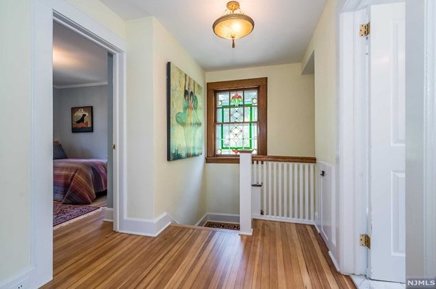 19 Abbington Ter, Ridgewood NJ 07452-2222 exterior