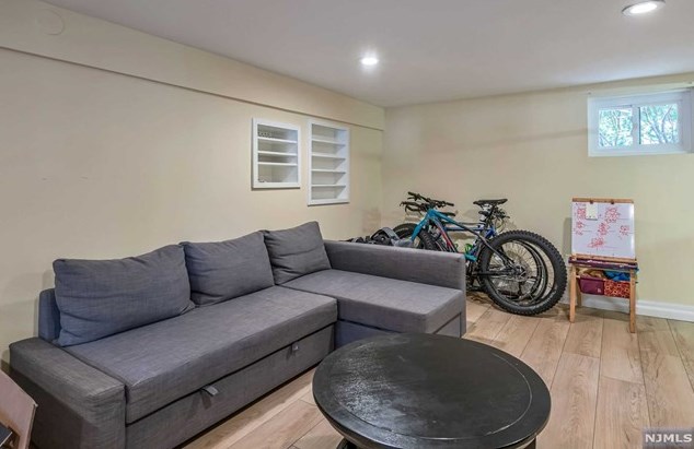 140 Jackson Ave, Rutherford NJ 07070-1403 exterior