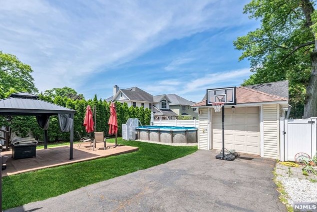 140 Jackson Ave, Rutherford NJ 07070-1403 exterior