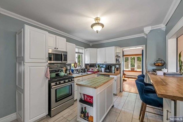 140 Jackson Ave, Rutherford NJ 07070-1403 exterior