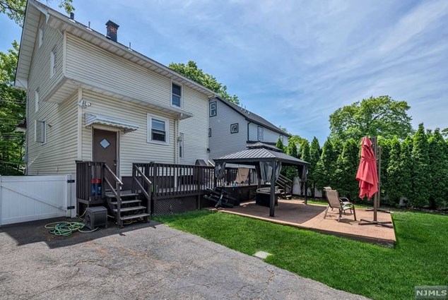 140 Jackson Ave, Rutherford NJ 07070-1403 exterior