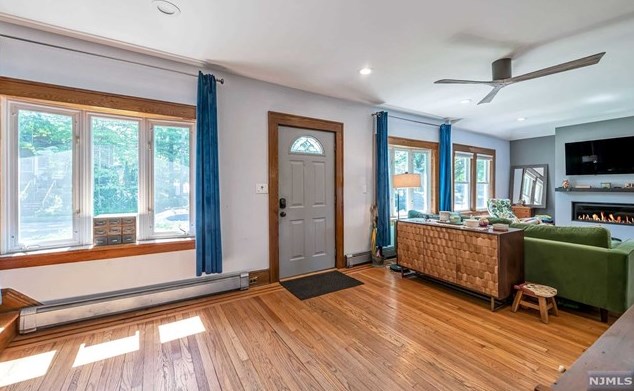 140 Jackson Ave, Rutherford NJ 07070-1403 exterior