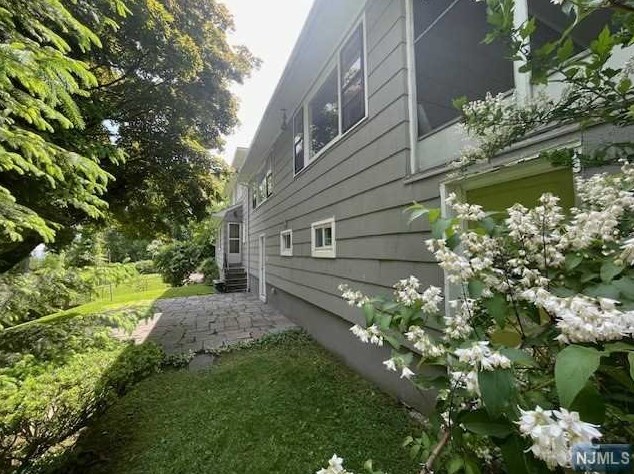 17 Mountain Dr, Town Center NJ  07052-4016 exterior