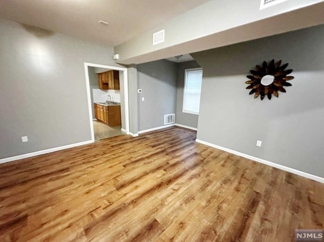 15 Homestead Park, Newark NJ  07108-1213 exterior