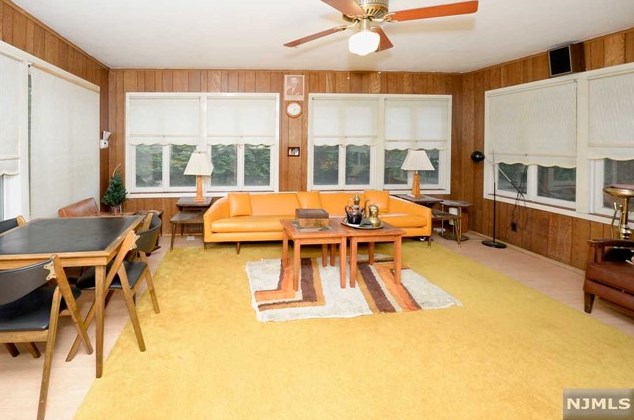 1152 Cooper Ave, Teaneck NJ 07666-5806 exterior