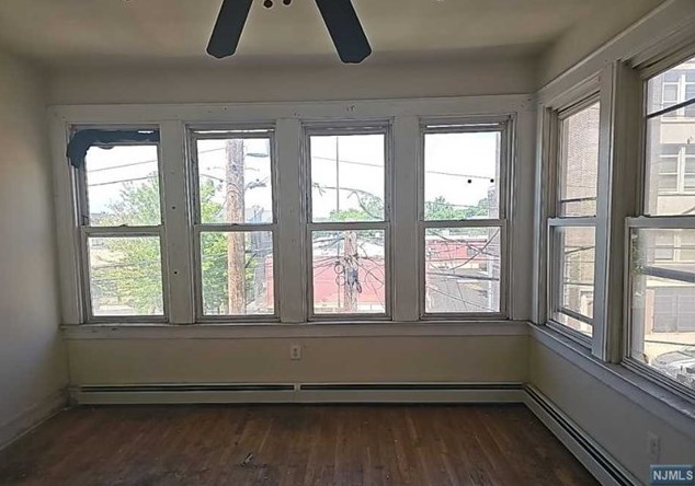 152 Clinton Pl, Newark NJ  07112-1602 exterior