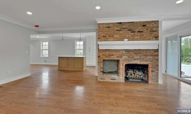 100 Colony Ave, Park Ridge NJ 07656-1104 exterior