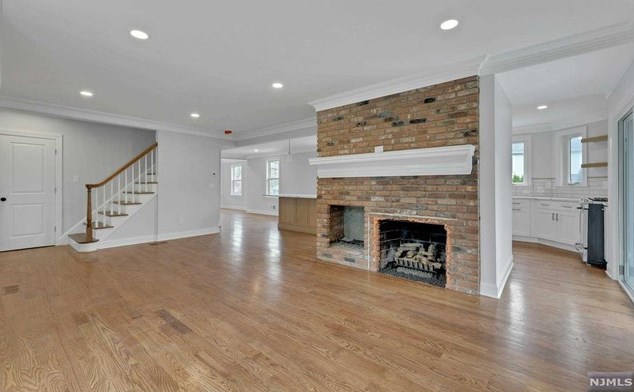 100 Colony Ave, Park Ridge NJ 07656-1104 exterior