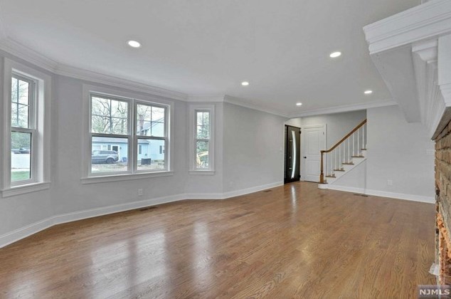 100 Colony Ave, Park Ridge NJ 07656-1104 exterior