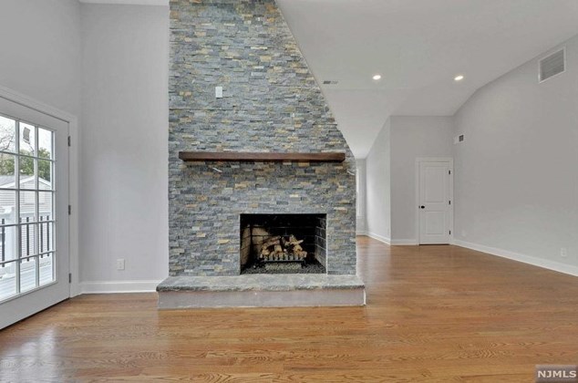 100 Colony Ave, Park Ridge NJ 07656-1104 exterior